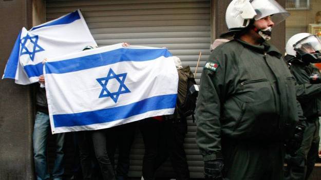 Am Rande einer antisemitischen Demonstration in Duisburg, 2009